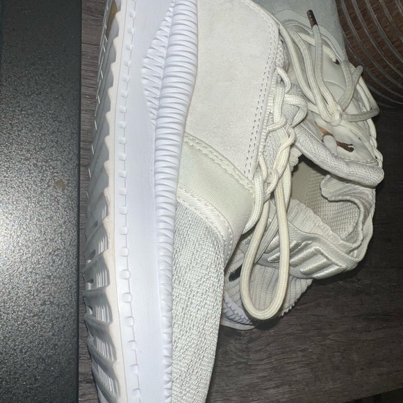 Puma Women's Cream Sneakers - Picture 5 of 5